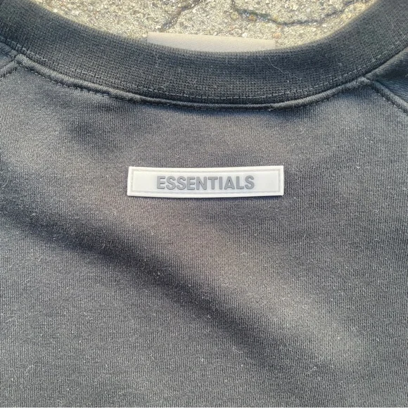 Essentials Fear Of God Black Men's Pullover Sweater Size Medium - Picture 4 of 9